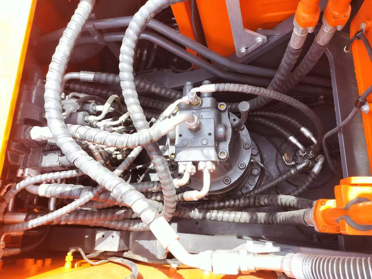 Crawler excavator Doosan DX 300 Korea imports doosan DX300: picture 8