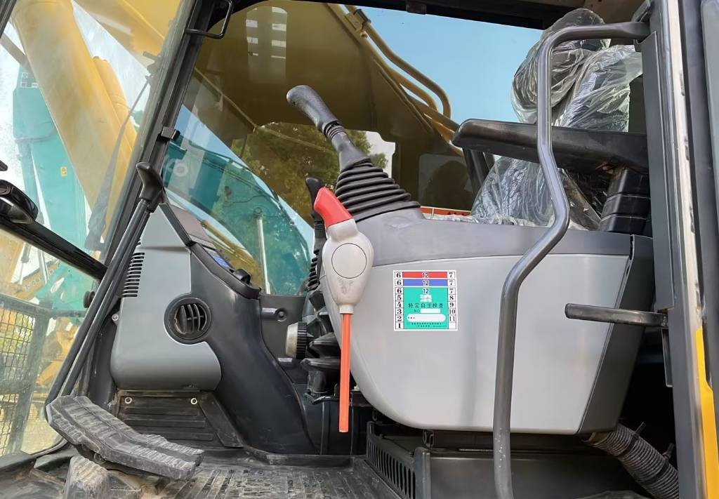 KOMATSU PC 450-8 - Crawler excavator: picture 5 KOMATSU PC 450-8 - Crawler excavator: picture 5