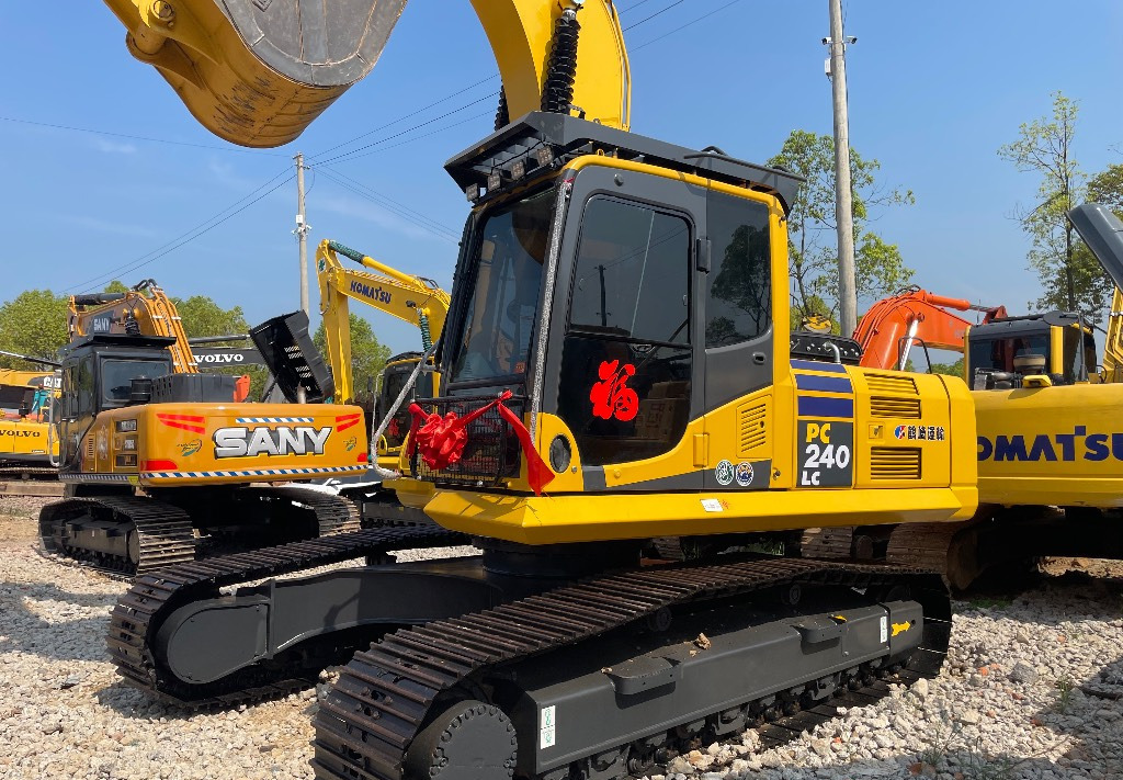 Komatsu PC 240 PC220 PC240-8 - Crawler excavator: picture 2 Komatsu PC 240 PC220 PC240-8 - Crawler excavator: picture 2