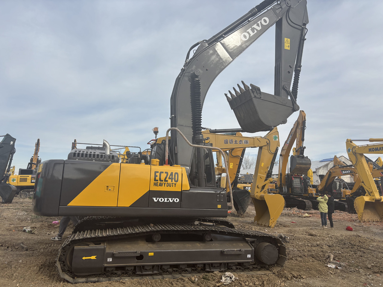 Volvo EC 240 - Crawler excavator: picture 1 Volvo EC 240 - Crawler excavator: picture 1