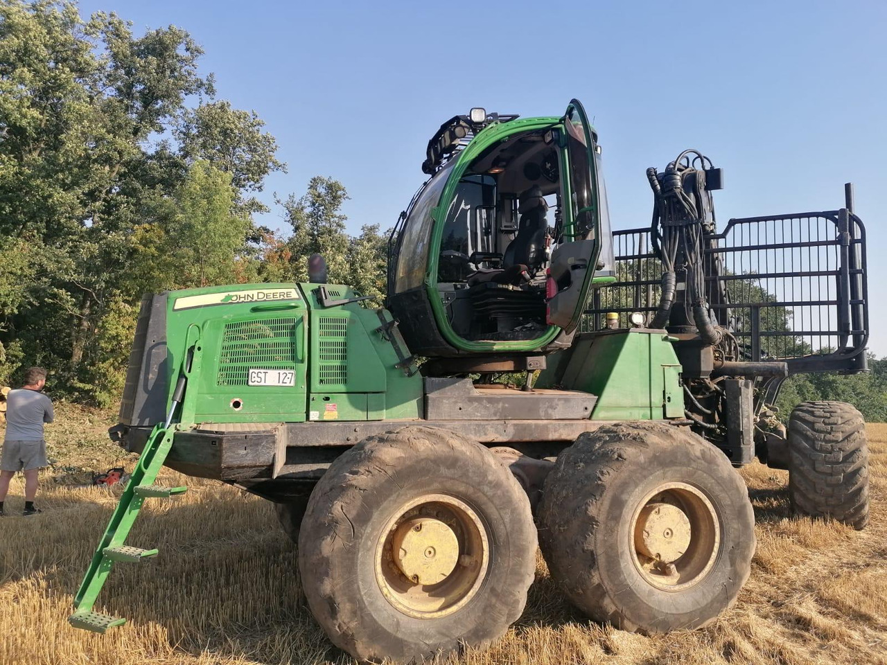 JOHN DEERE 1910E - Forwarder: picture 3 JOHN DEERE 1910E - Forwarder: picture 3