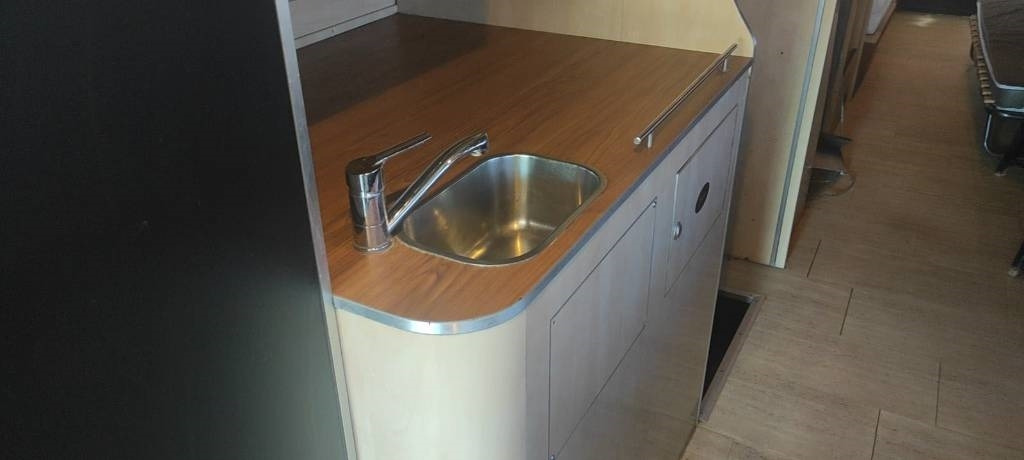 Integrated motorhome Bova F14 Autorulota: picture 13