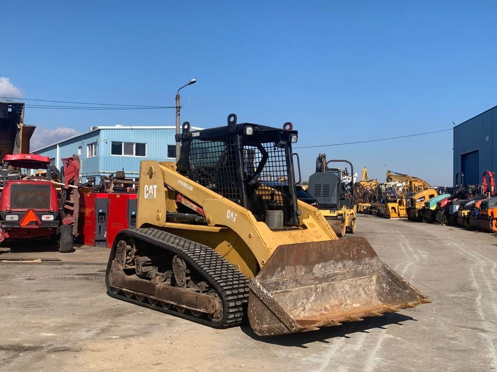 CAT 277 - Skid steer loader: picture 2 CAT 277 - Skid steer loader: picture 2