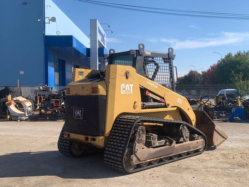 CAT 277 - Skid steer loader: picture 4 CAT 277 - Skid steer loader: picture 4