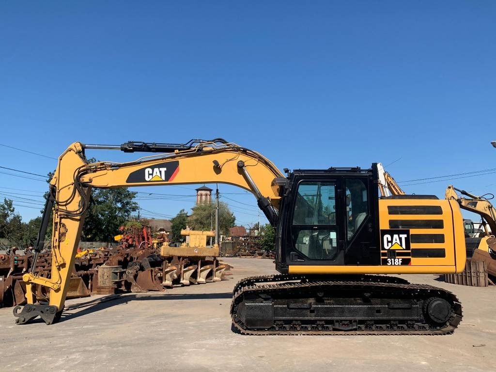 CAT 318F - Crawler excavator: picture 2 CAT 318F - Crawler excavator: picture 2