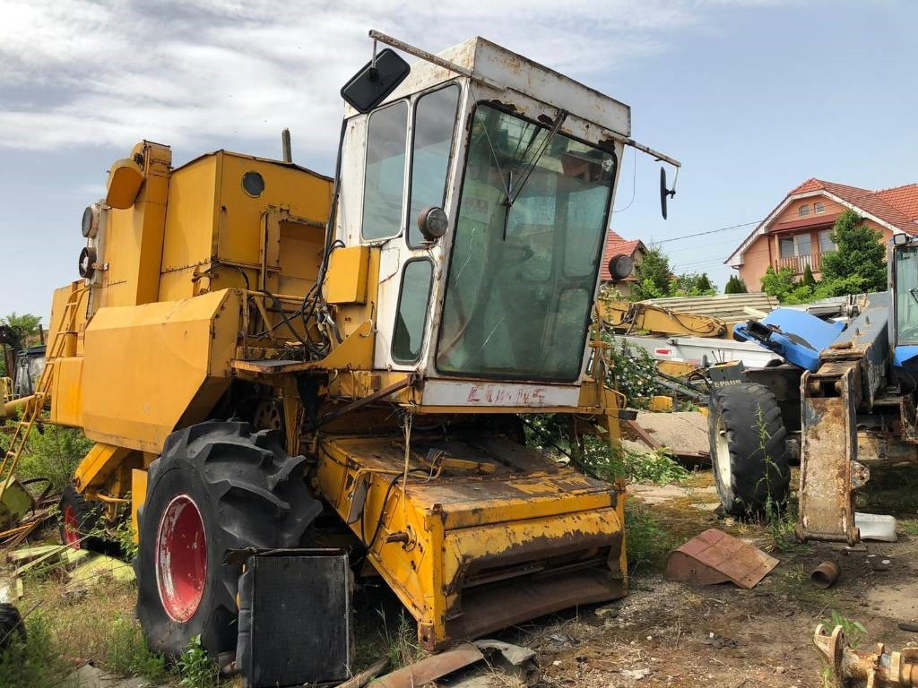 Claas Dominator FOR PARTS - Combine harvester: picture 2 Claas Dominator FOR PARTS - Combine harvester: picture 2