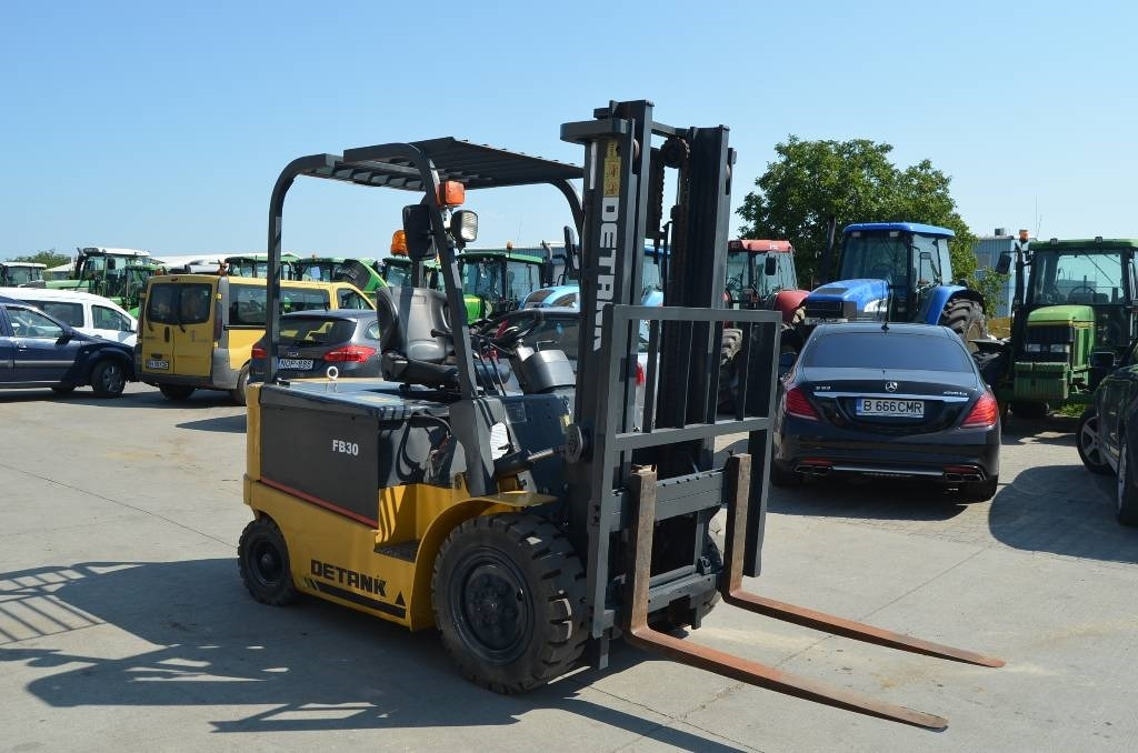 Detank FB30 - Electric forklift: picture 2 Detank FB30 - Electric forklift: picture 2