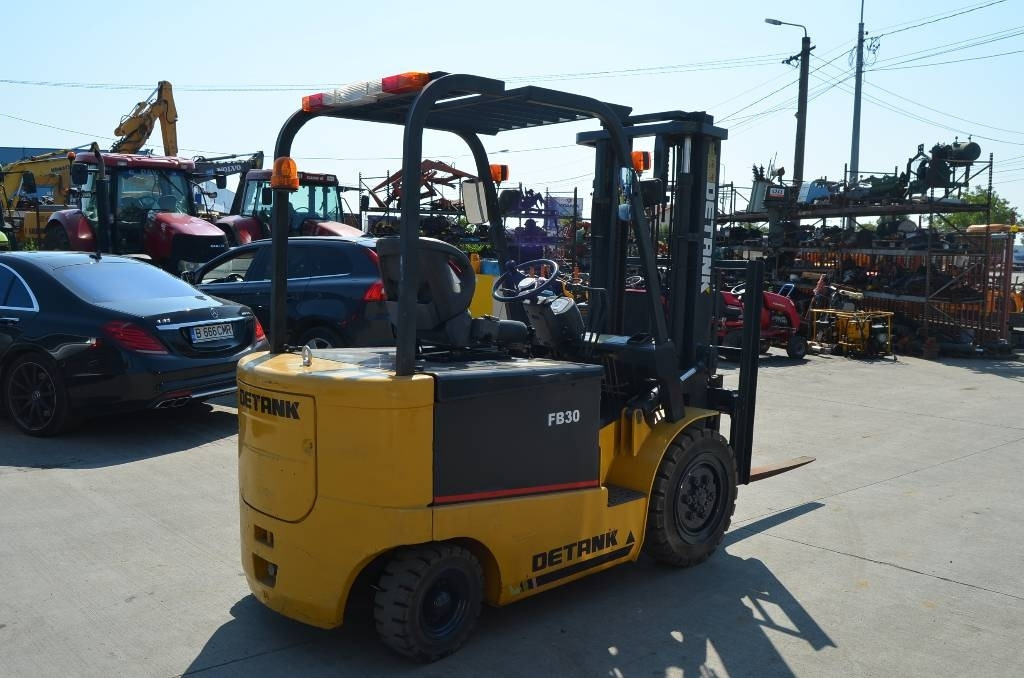 Detank FB30 - Electric forklift: picture 3 Detank FB30 - Electric forklift: picture 3