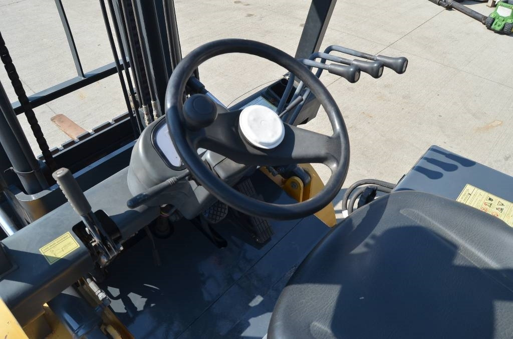 Detank FB30 - Electric forklift: picture 5 Detank FB30 - Electric forklift: picture 5