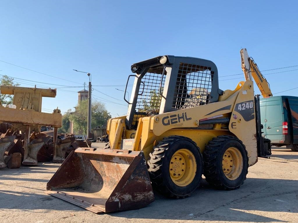 Gehl 4240 - Skid steer loader: picture 1 Gehl 4240 - Skid steer loader: picture 1