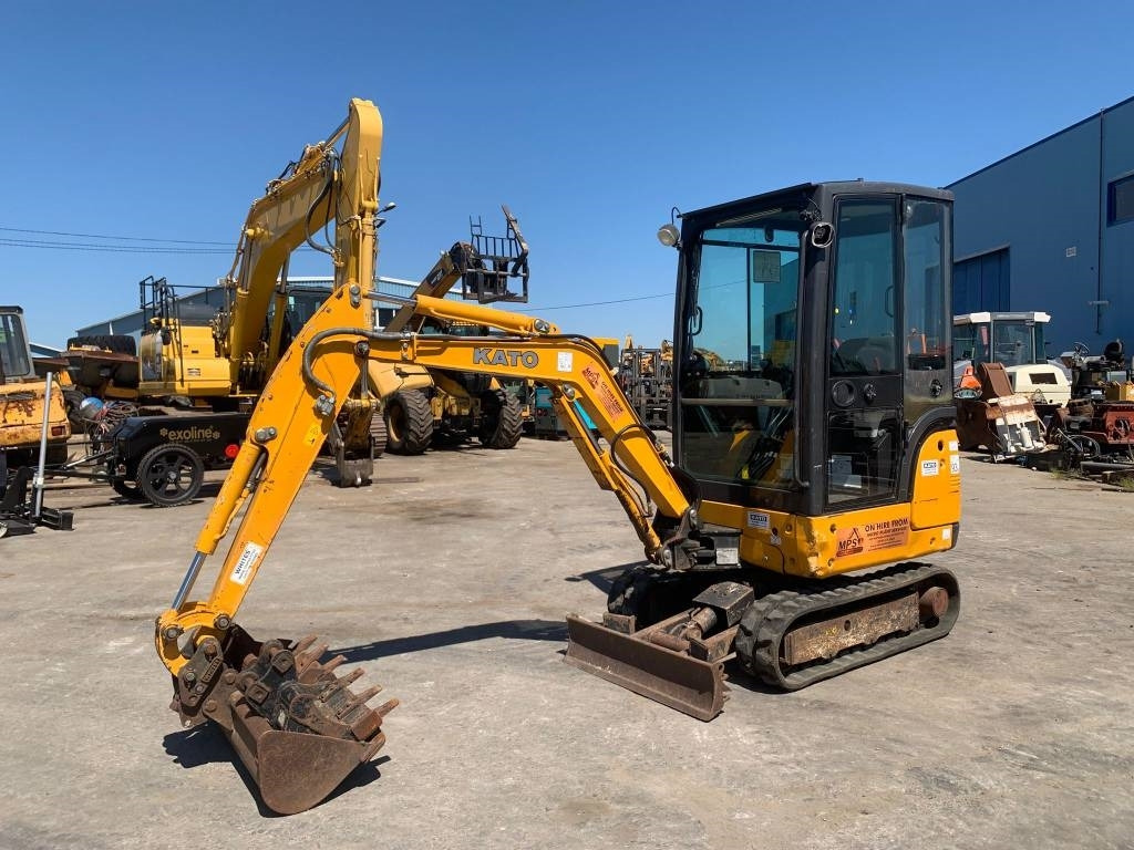 Kato 19VXE - Mini excavator: picture 1 Kato 19VXE - Mini excavator: picture 1