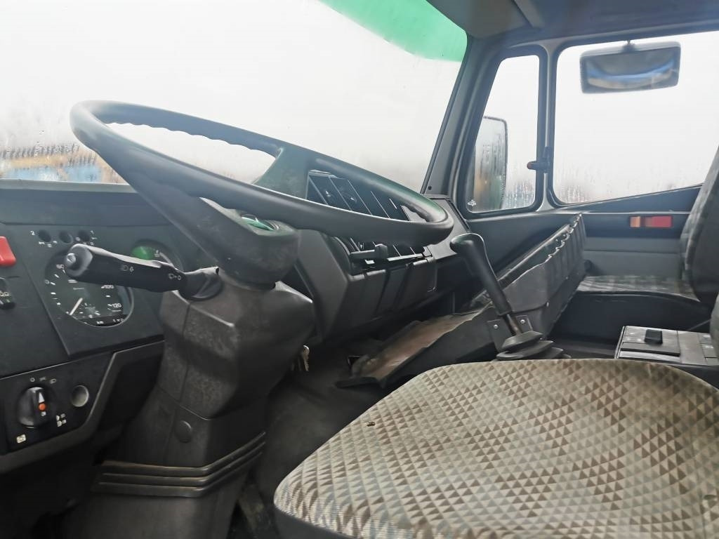 Mercedes-Benz 2426 - Vacuum truck: picture 5 Mercedes-Benz 2426 - Vacuum truck: picture 5