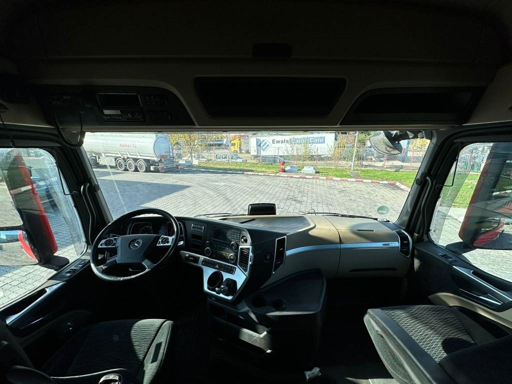 Box truck Mercedes-Benz Actros 963-4-A: picture 14