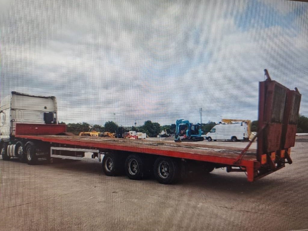Montracon 3 Axles - Low loader semi-trailer: picture 2 Montracon 3 Axles - Low loader semi-trailer: picture 2