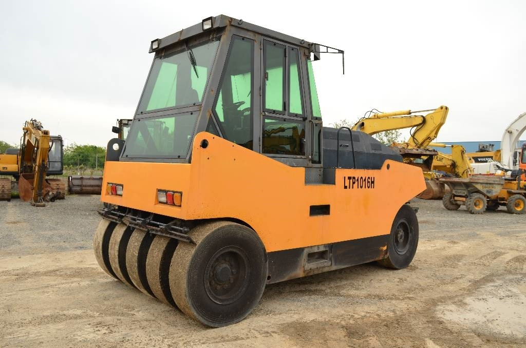 Sinoway LTP1016H - Pneumatic roller: picture 3 Sinoway LTP1016H - Pneumatic roller: picture 3