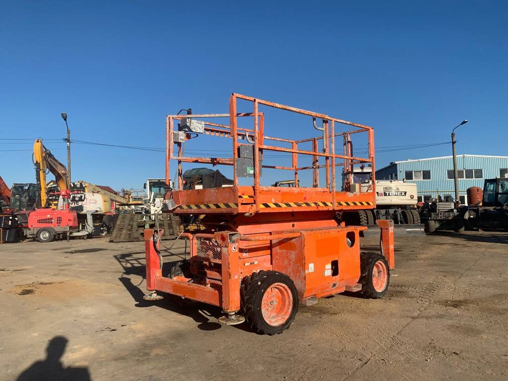 SkyJack SJ 6832 RT - Scissor lift: picture 1 SkyJack SJ 6832 RT - Scissor lift: picture 1