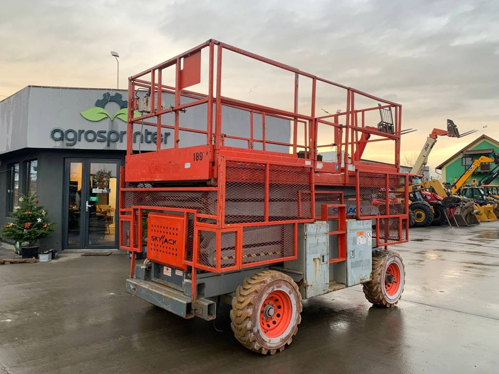 SkyJack SJ 8841 - Scissor lift: picture 1 SkyJack SJ 8841 - Scissor lift: picture 1