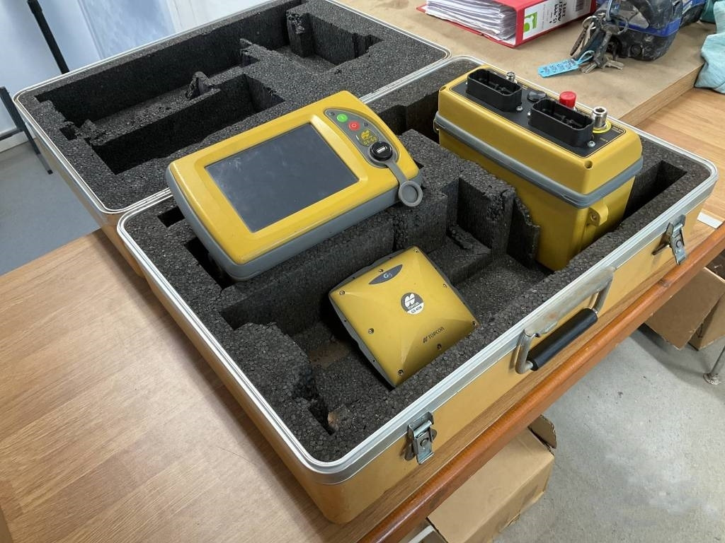 Topcon GX-60 3D GPS EQUIPMENT - Electrical system for Construction machinery: picture 1 Topcon GX-60 3D GPS EQUIPMENT - Electrical system for Construction machinery: picture 1