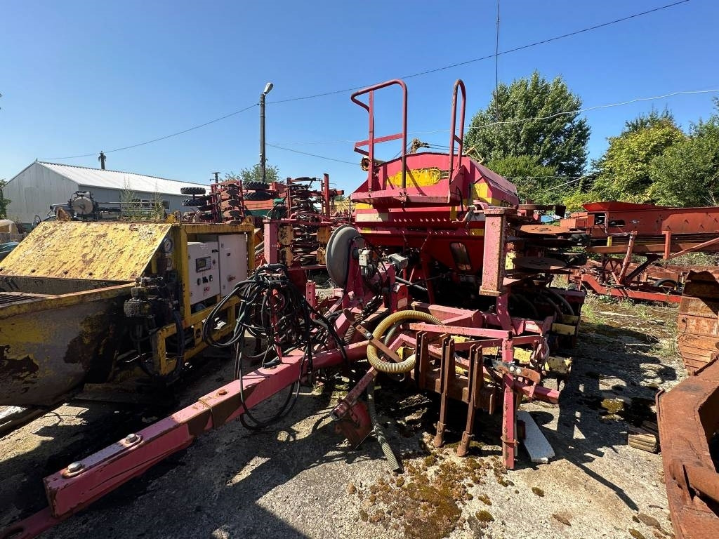 Vaderstad Rapid400F - Combine seed drill: picture 1 Vaderstad Rapid400F - Combine seed drill: picture 1