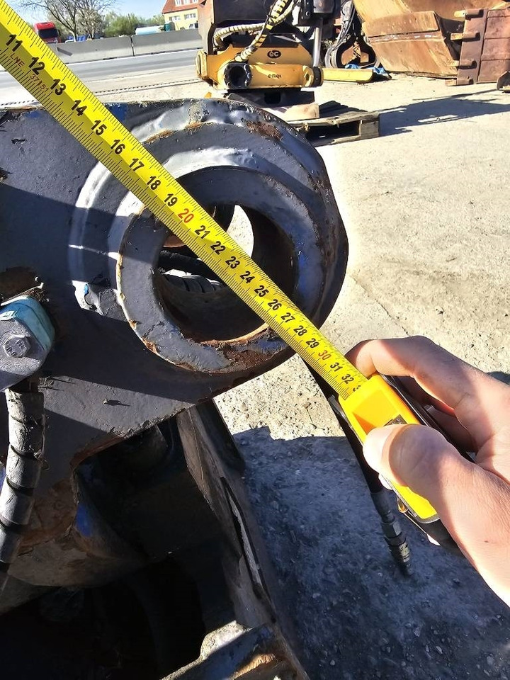 Verachtert Power Tilt - Quick coupler for Construction machinery: picture 3 Verachtert Power Tilt - Quick coupler for Construction machinery: picture 3