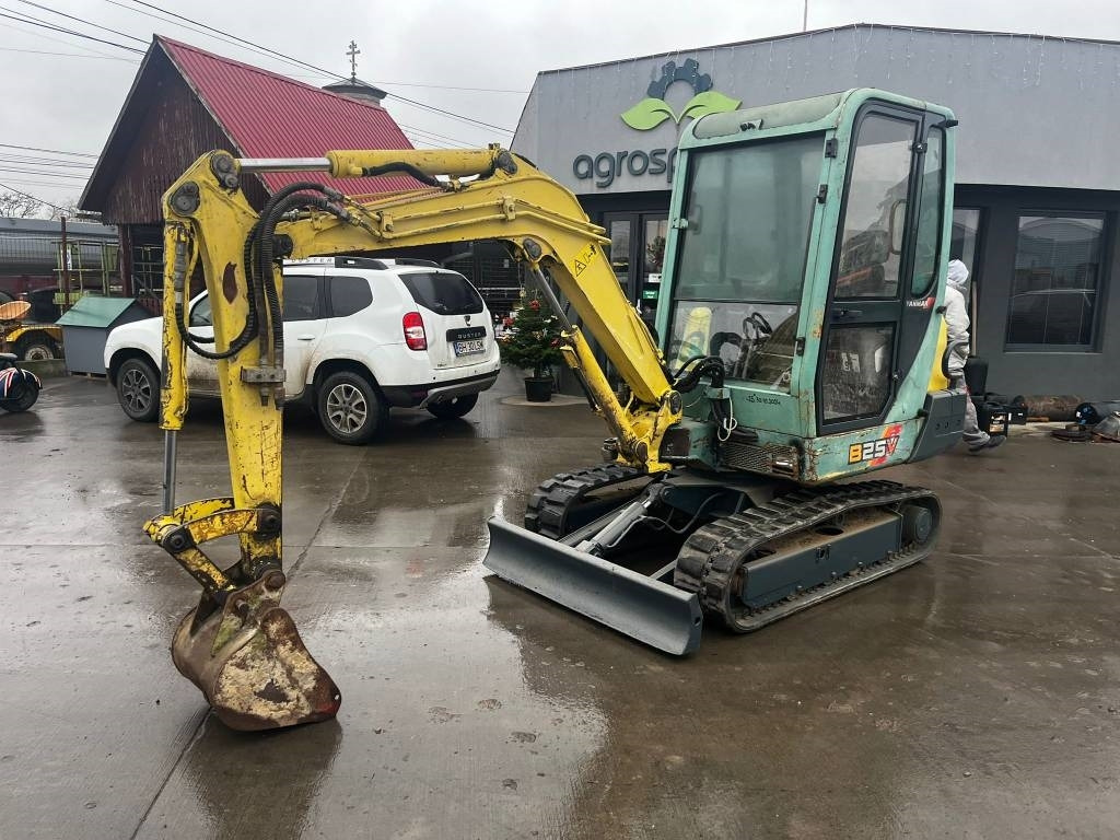 Yanmar B 25 V - Mini excavator: picture 1 Yanmar B 25 V - Mini excavator: picture 1