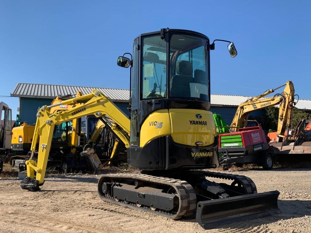 Yanmar Vio 25-4 - Mini excavator: picture 3 Yanmar Vio 25-4 - Mini excavator: picture 3