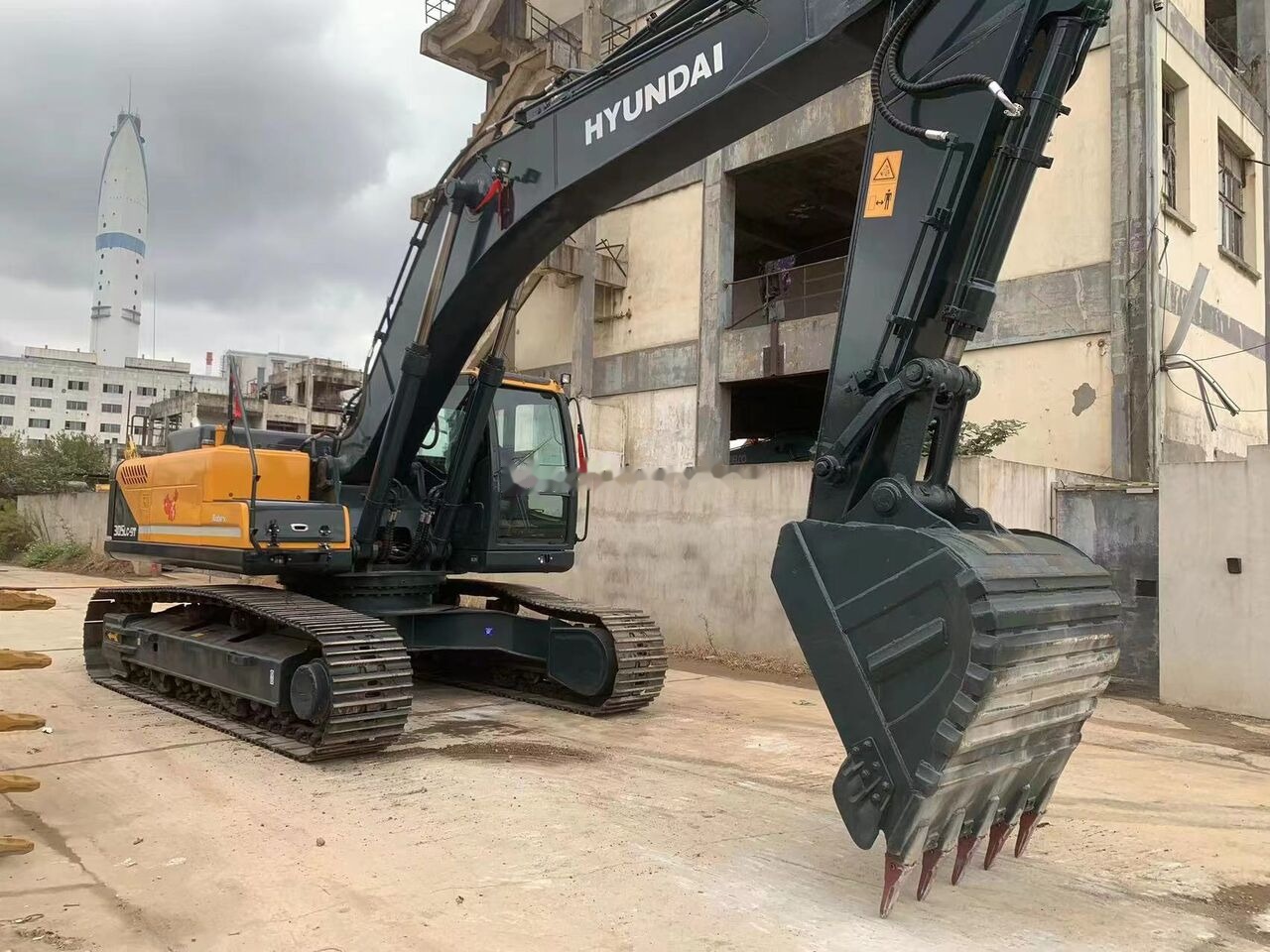 Hyundai R305LC-9T - Crawler excavator: picture 3 Hyundai R305LC-9T - Crawler excavator: picture 3