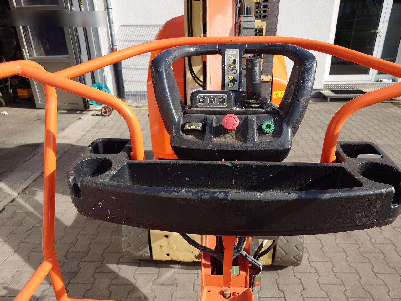 Vertical mast lift JLG TOUCAN 12E PLUS: picture 6
