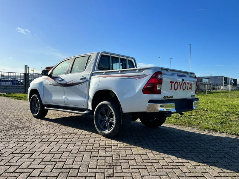 Toyota Hilux GLX SR5 4x4 - 2 UNITS IN STOCK - 2.4 D Double Cab - EURO 2 - NEW!! - Pickup truck, Combi van: picture 3 Toyota Hilux GLX SR5 4x4 - 2 UNITS IN STOCK - 2.4 D Double Cab - EURO 2 - NEW!! - Pickup truck, Combi van: picture 3