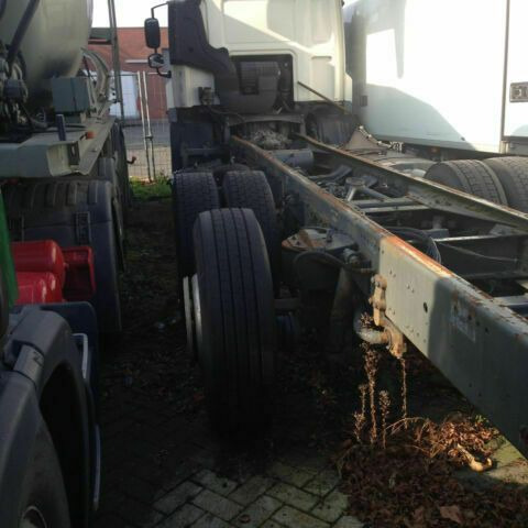DAF CF 85-410 6X2 Blatt/Luft G.Haus Fahrgestell - Cab chassis truck: picture 2 DAF CF 85-410 6X2 Blatt/Luft G.Haus Fahrgestell - Cab chassis truck: picture 2