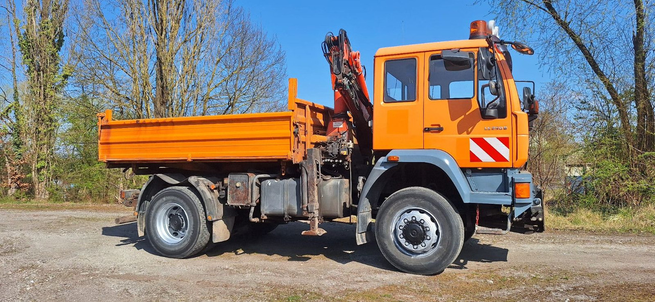 MAN TGM 18.240PS 4x4 3.S-Kipper mit Kran - Tipper, Crane truck: picture 5 MAN TGM 18.240PS 4x4 3.S-Kipper mit Kran - Tipper, Crane truck: picture 5