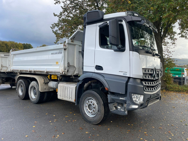 Mercedes-Benz 2648 3348 - Tipper: picture 1 Mercedes-Benz 2648 3348 - Tipper: picture 1