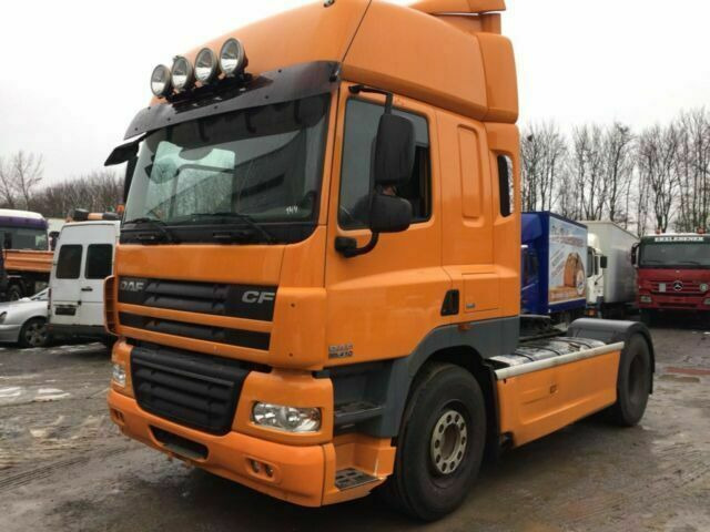 DAF CF85-410 G.Haus 2xBett ZF/Schalter 2-Kreishydr - Tractor unit: picture 1 DAF CF85-410 G.Haus 2xBett ZF/Schalter 2-Kreishydr - Tractor unit: picture 1