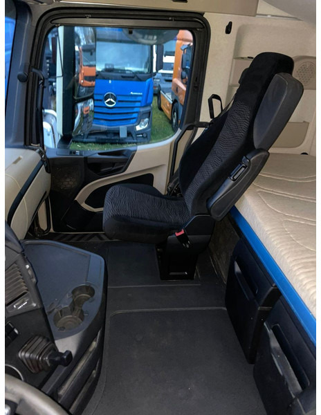 Mercedes-Benz 1845 Arocs 4x4 HD 1-Hand on lease Mercedes-Benz 1845 Arocs 4x4 HD 1-Hand: picture 18 Mercedes-Benz 1845 Arocs 4x4 HD 1-Hand on lease Mercedes-Benz 1845 Arocs 4x4 HD 1-Hand: picture 18