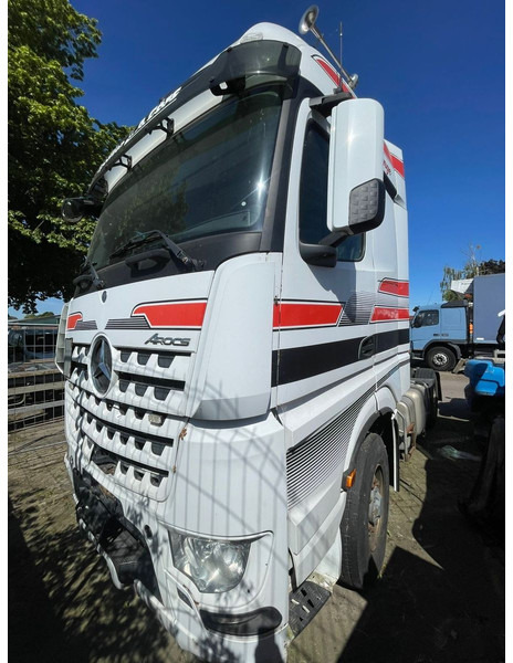 Mercedes-Benz 1845MP4 HD 4x4 - Tractor unit: picture 1 Mercedes-Benz 1845MP4 HD 4x4 - Tractor unit: picture 1