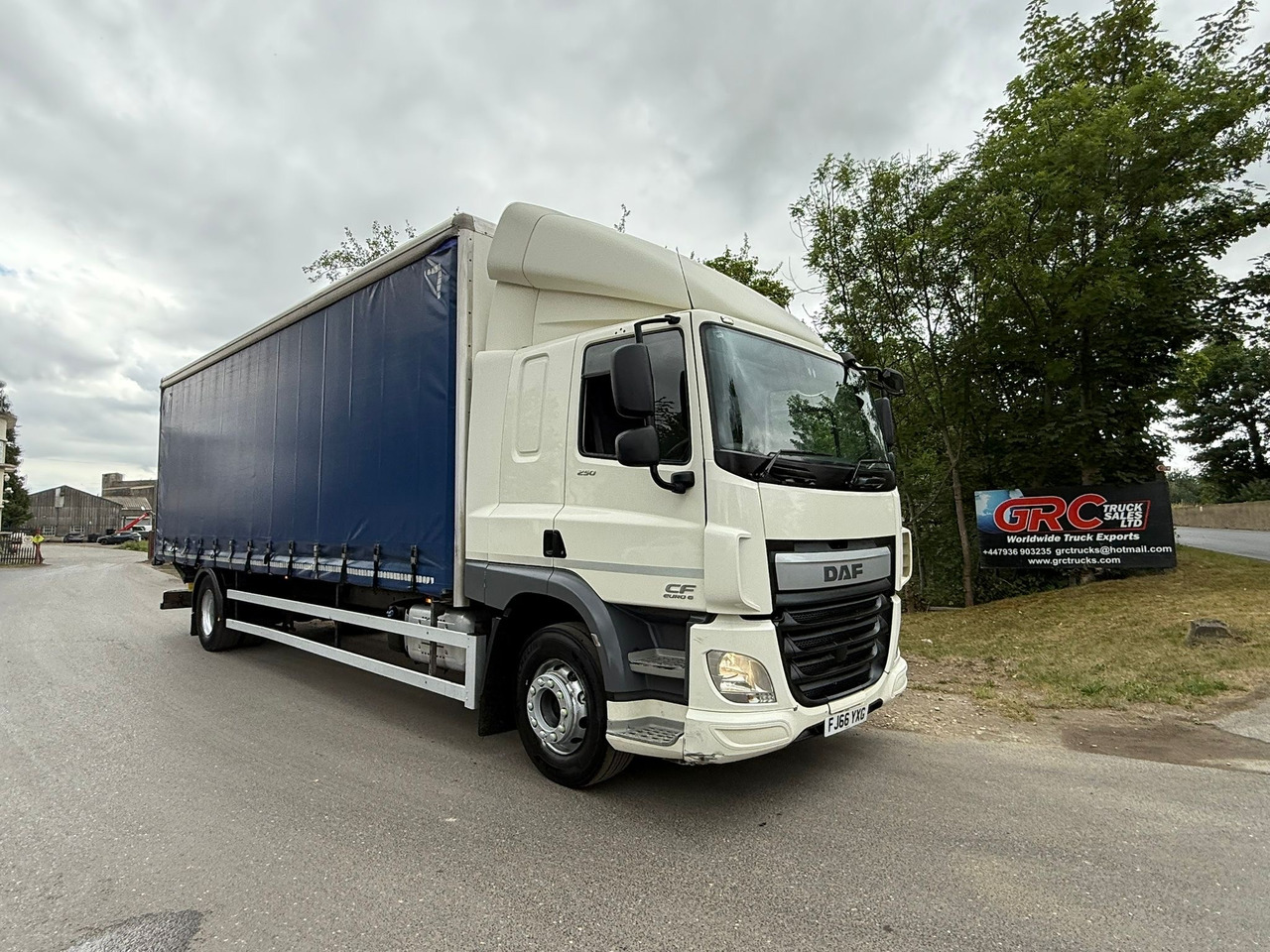 2016 DAF CF 250 Curtainside Truck - Curtainsider truck: picture 2 2016 DAF CF 250 Curtainside Truck - Curtainsider truck: picture 2