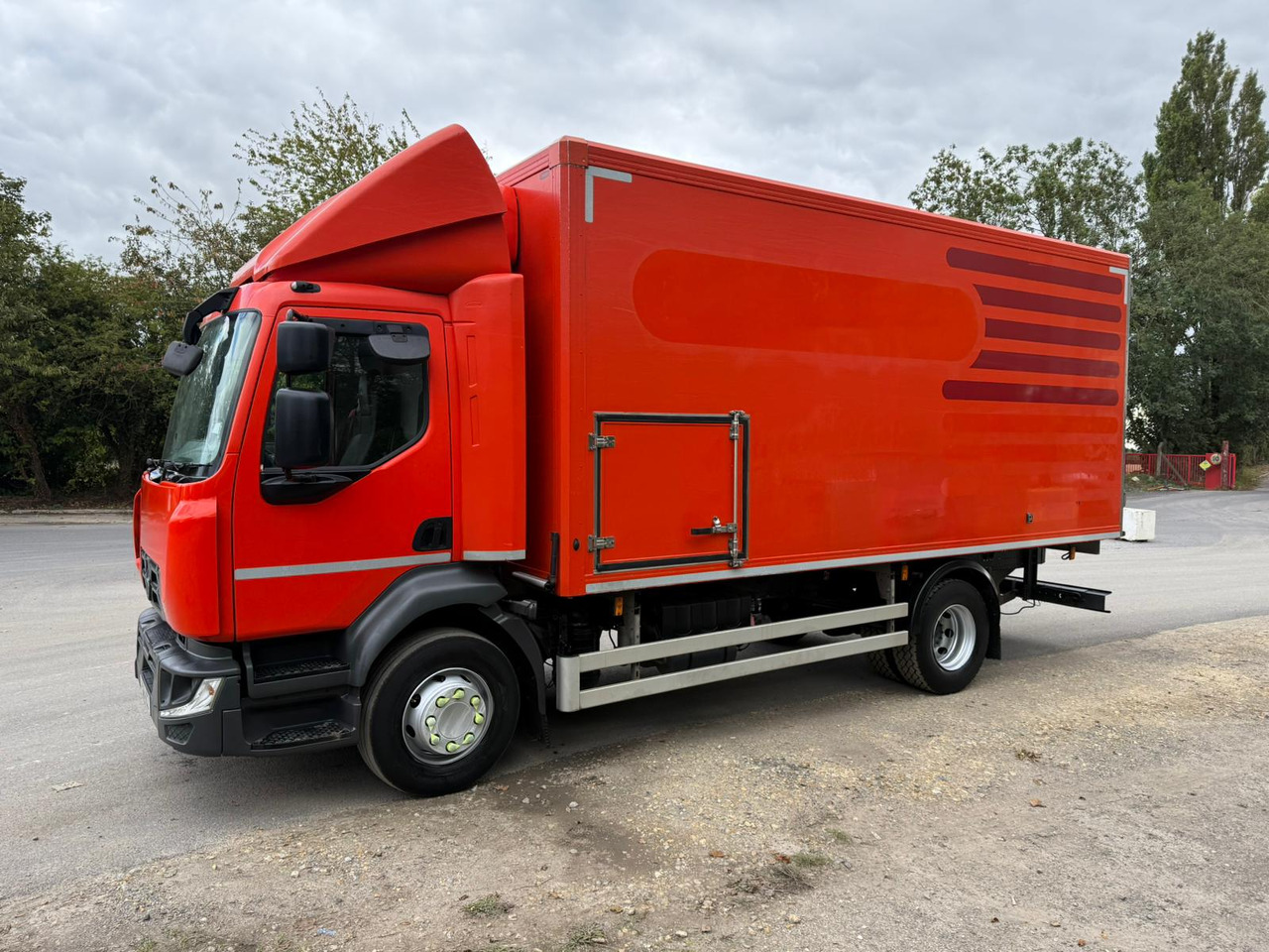 Refrigerator truck 2018 Renault D Refrigerated Truck: picture 14