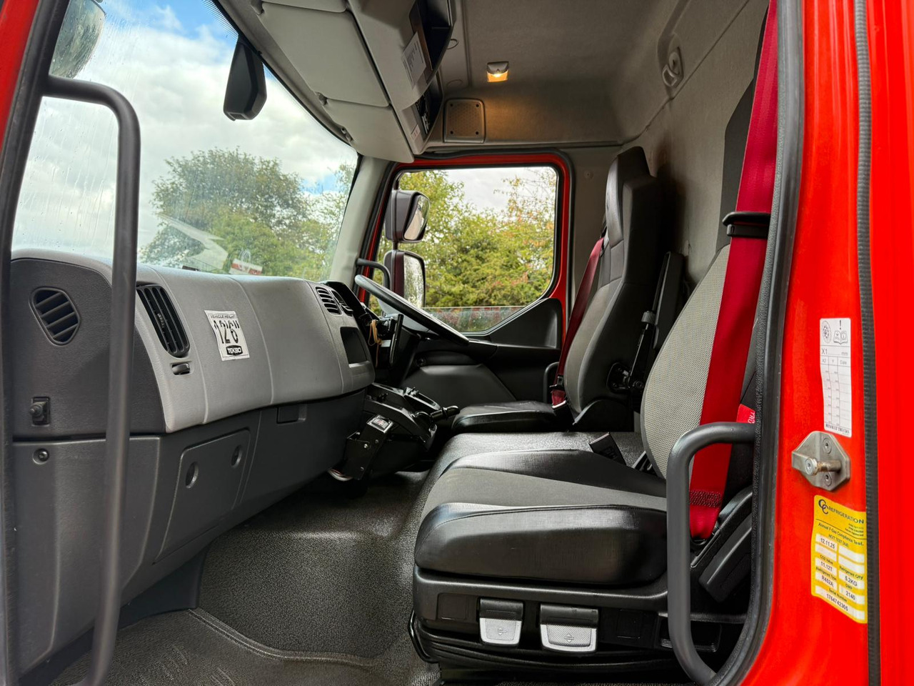 Refrigerator truck 2018 Renault D Refrigerated Truck: picture 30