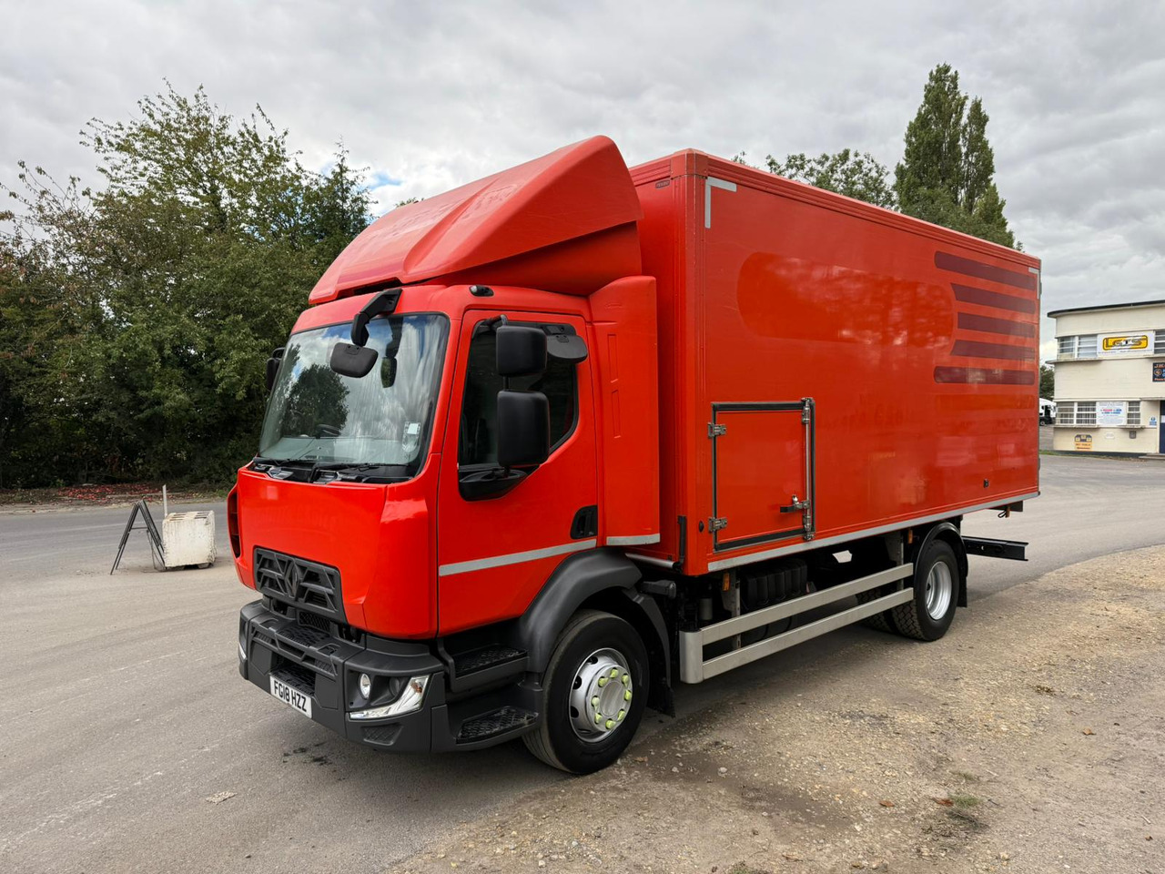 Refrigerator truck 2018 Renault D Refrigerated Truck: picture 10