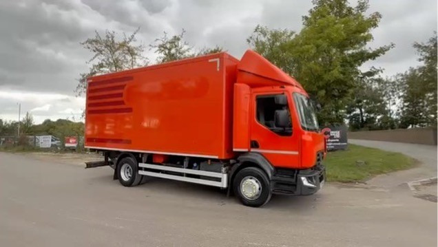 Refrigerator truck 2018 Renault D Refrigerated Truck: picture 19