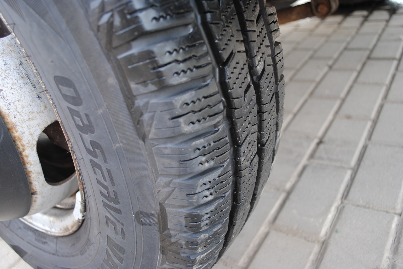 Dropside/ Flatbed truck Mercedes-Benz 711D Doka Dubel Kabina Pritsche Doppelkabine: picture 12 Dropside/ Flatbed truck Mercedes-Benz 711D Doka Dubel Kabina Pritsche Doppelkabine: picture 12