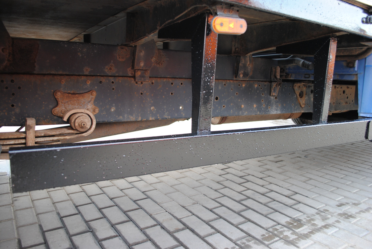 Dropside/ Flatbed truck Mercedes-Benz 711D Doka Dubel Kabina Pritsche Doppelkabine: picture 11 Dropside/ Flatbed truck Mercedes-Benz 711D Doka Dubel Kabina Pritsche Doppelkabine: picture 11