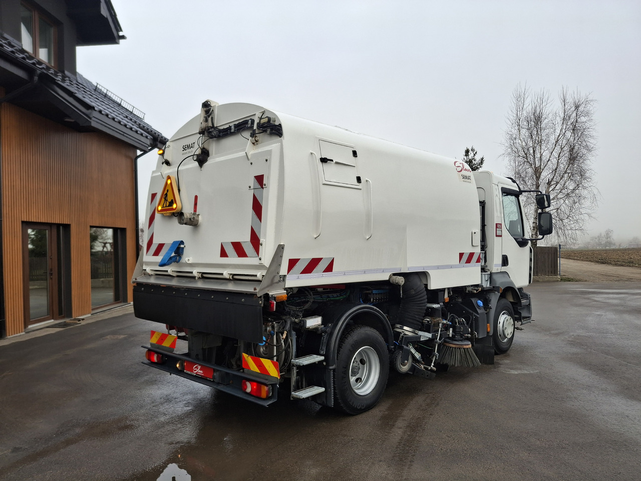 RENAULT D12 Zamiatarka Kehrmaschine SEMAT Zoeller Faun Karcher Euro 6 PM10 L/R 2017r - Road sweeper: picture 3 RENAULT D12 Zamiatarka Kehrmaschine SEMAT Zoeller Faun Karcher Euro 6 PM10 L/R 2017r - Road sweeper: picture 3