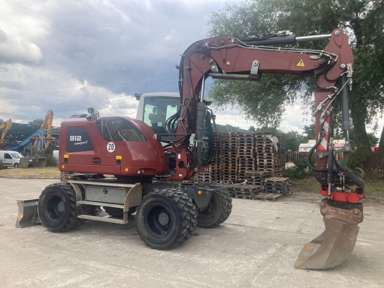 Liebherr A 912 Compact Rotator R4 on lease Liebherr A 912 Compact Rotator R4: picture 7