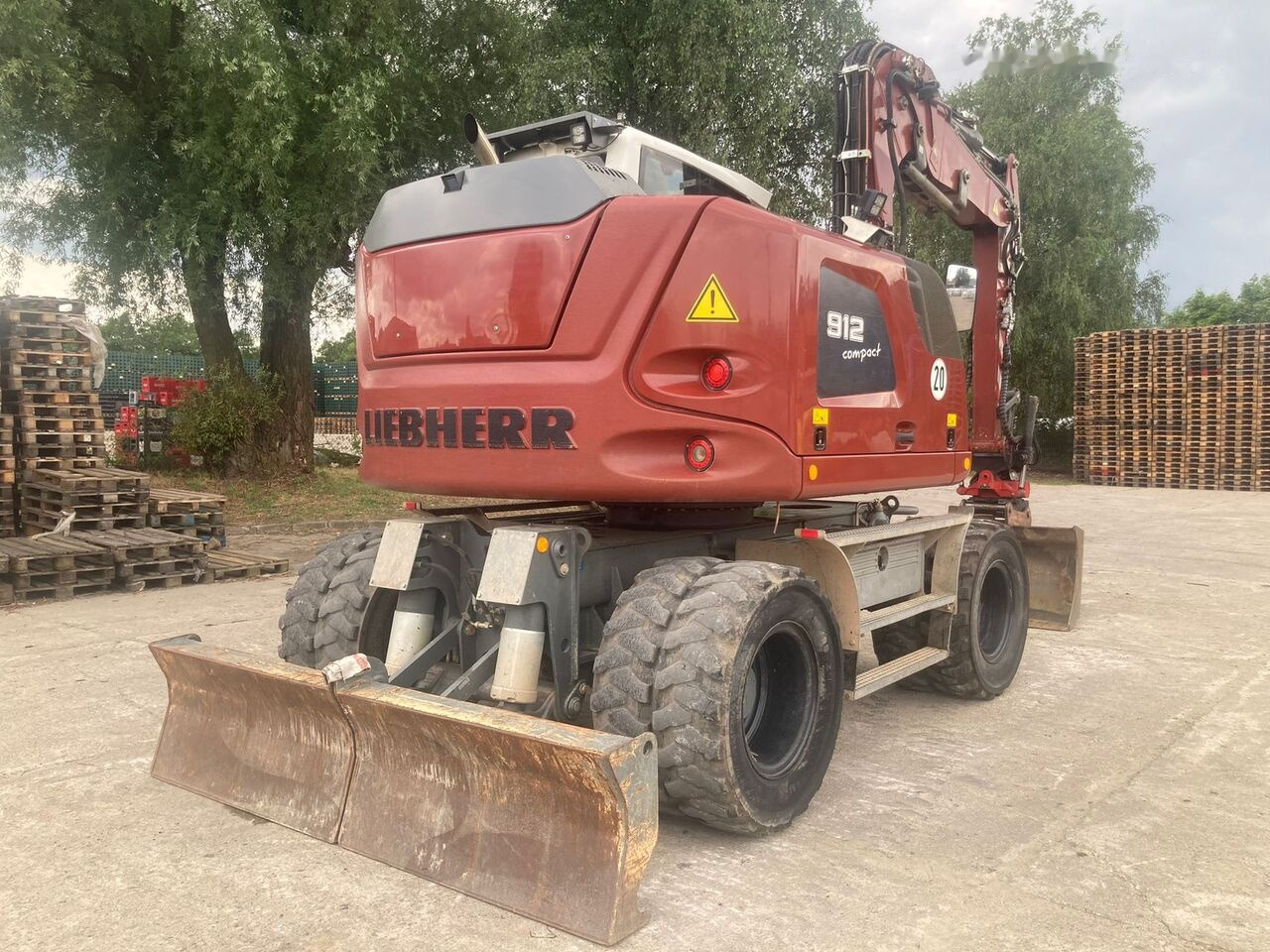 Liebherr A 912 Compact Rotator R4 on lease Liebherr A 912 Compact Rotator R4: picture 10