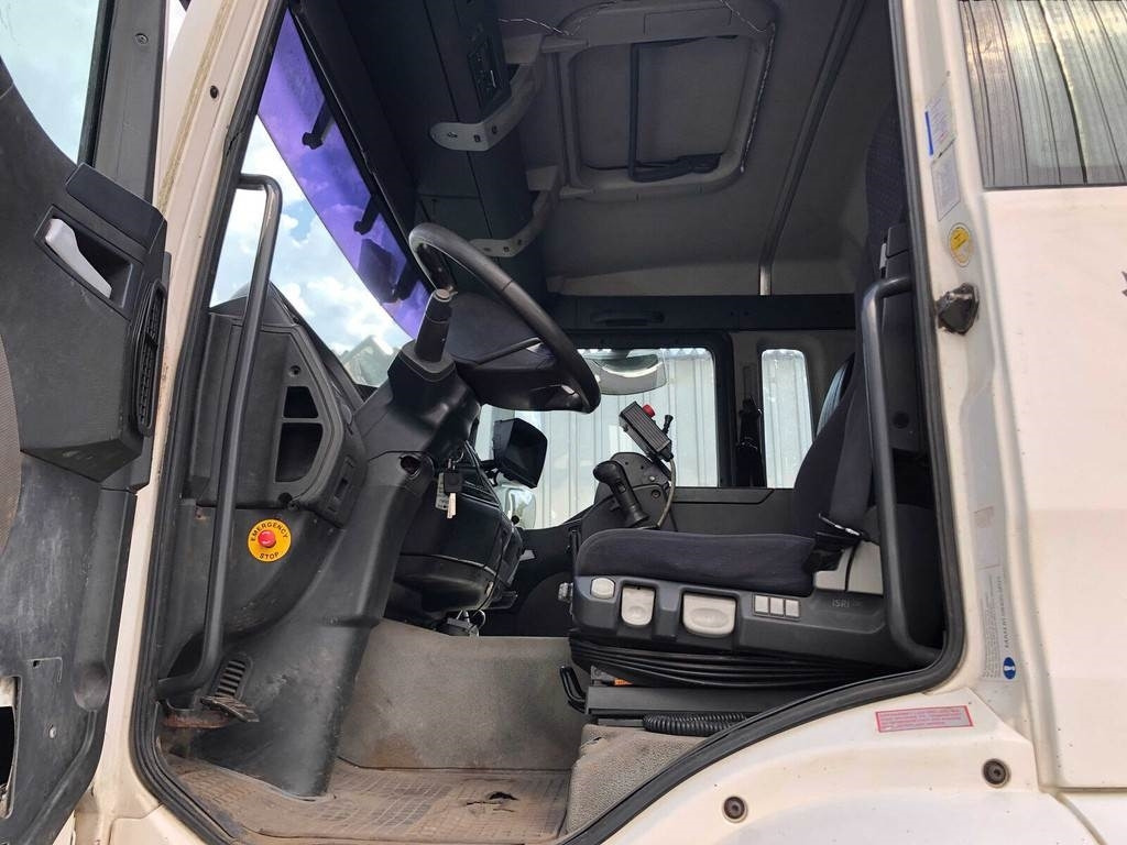 MAN TGA 26.430 6X2-2 BL/M 3-WAY TIP+PALFINGER PK23500 - Tipper: picture 4 MAN TGA 26.430 6X2-2 BL/M 3-WAY TIP+PALFINGER PK23500 - Tipper: picture 4