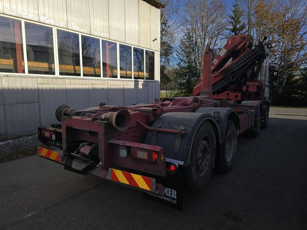 Volvo FM12 420 8X2 HMF 2220 K4  - Hook lift truck: picture 3 Volvo FM12 420 8X2 HMF 2220 K4  - Hook lift truck: picture 3