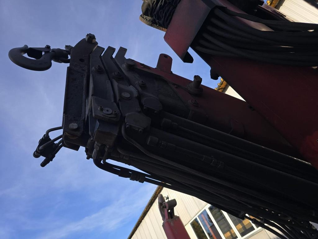 Volvo FM12 420 8X2 HMF 2220 K4  - Hook lift truck: picture 5 Volvo FM12 420 8X2 HMF 2220 K4  - Hook lift truck: picture 5