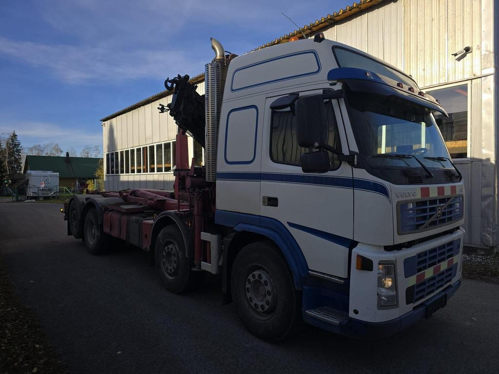 Volvo FM12 420 8X2 HMF 2220 K4  - Hook lift truck: picture 4 Volvo FM12 420 8X2 HMF 2220 K4  - Hook lift truck: picture 4