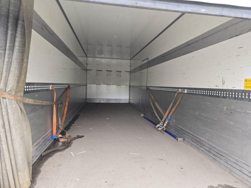 Volvo FM330 4X2  - Box truck: picture 3 Volvo FM330 4X2  - Box truck: picture 3